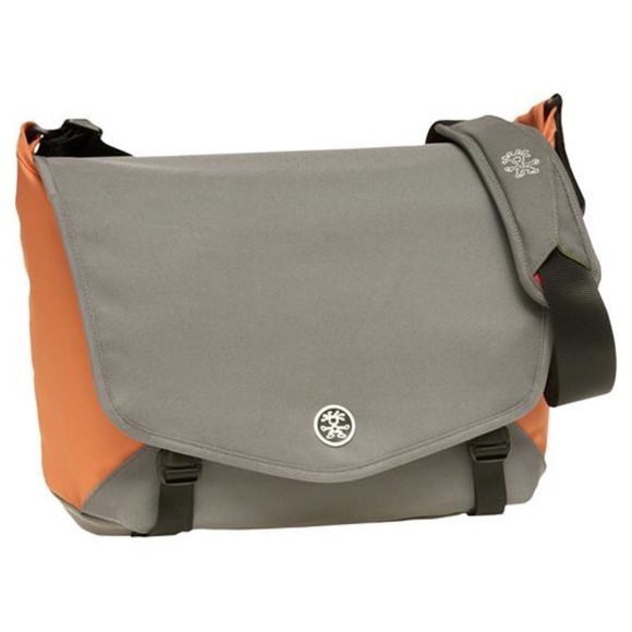 crumpler satchel bag